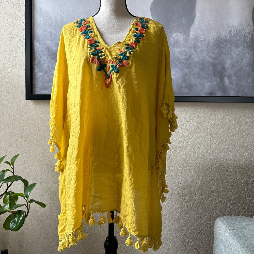 South Main Embroidered Caftan /Swimsuit Cover. Large
